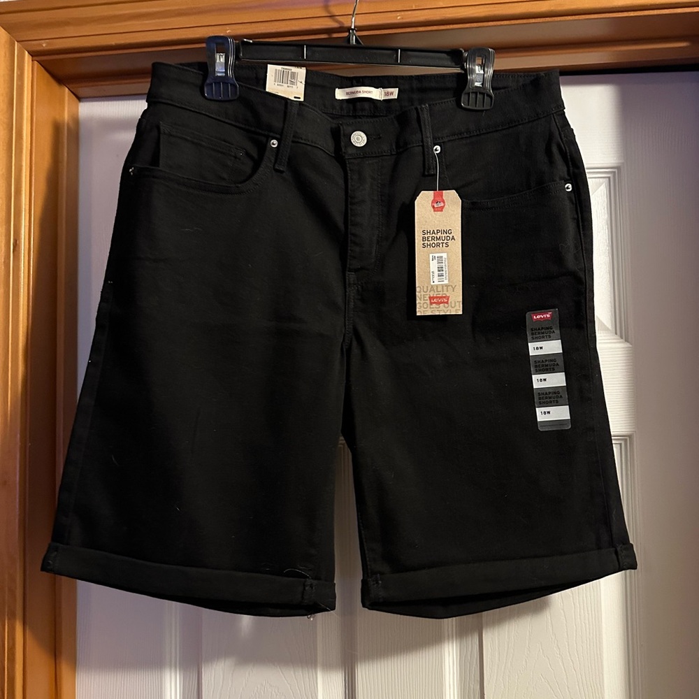 Levi’s Women’s Bermuda Shorts